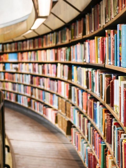 Ziua Bibliotecarilor, 23 aprilie