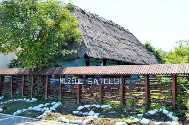 Muzeul satului