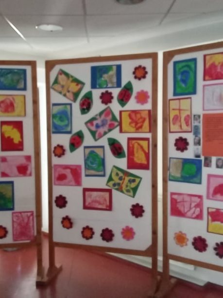 Expozitia-Culoare-si-candoare-in-suflet-de-copil-24-iunie