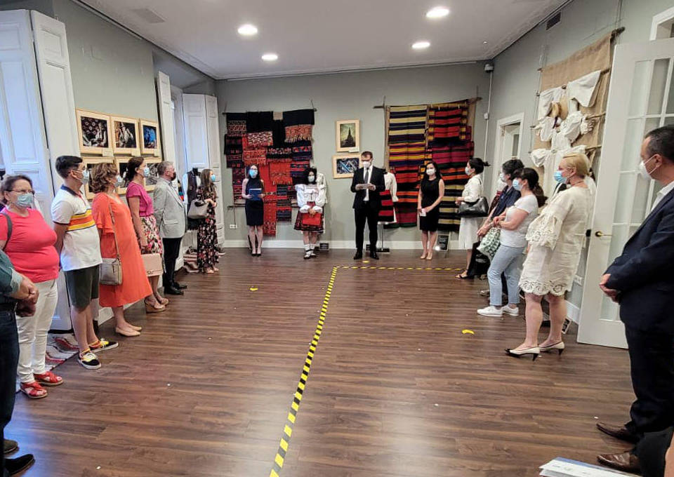 Maramureș tradiții și povești – Expo ICR Madrid 2021