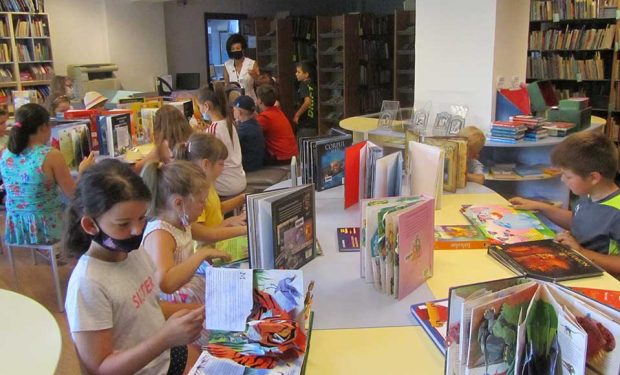 Tabăra de vară CREATIV-INTERACTIV-2021 la Biblioteca Judeţeană 01