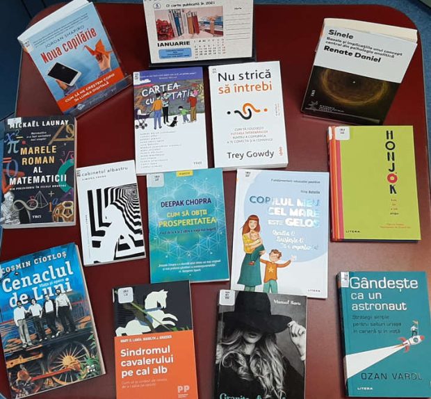 Expoziţie de carte Calendarul lecturii ianuarie 2022 (2)