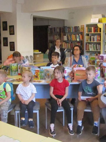 Copiii din Ucraina la Biblioteca Judeţeană Petre Dulfu, 3 mai 2022
