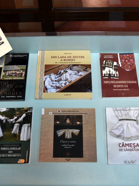 Ziua Universală a Iei (24 iunie) – Vitrină de carte la BJPD