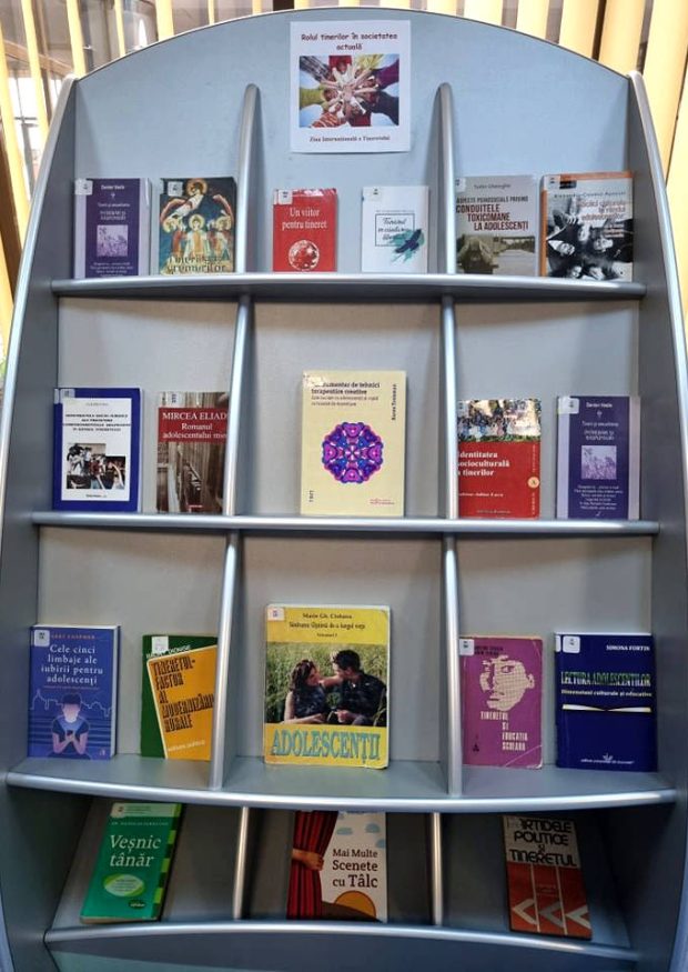Expoziție de carte Rolul tinerilor în societatea actuală la BJPD 03-08-22