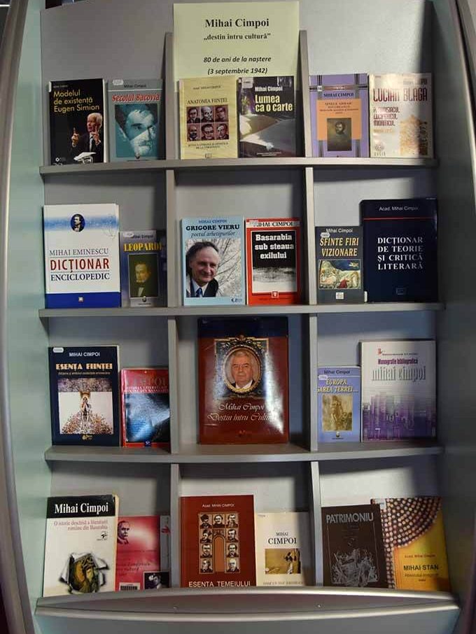 Expoziție de carte Mihai Cimpoi – 80 de ani – BJPD 03-09-2022