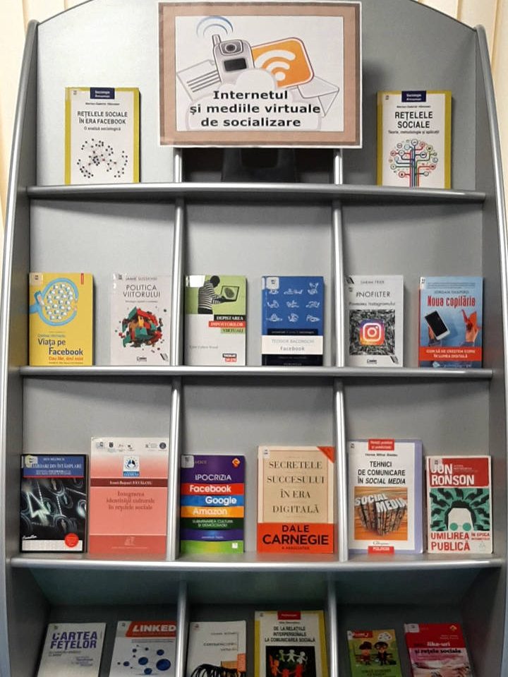 Expozitie de carte – Internetul și mediile virtuale – la BJPD-04-10-2022