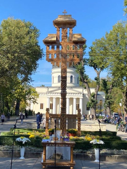 Troiță maramureşeană – Eminescu, Chișinău, 15 oct 2022 – Foto © VoceaBasarabiei.md.jpg