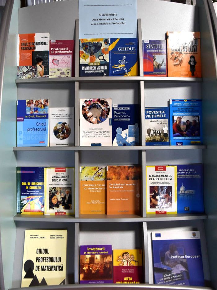 Ziua Mondială a Educației – Expoziție de carte la BJPD 05-10-2022
