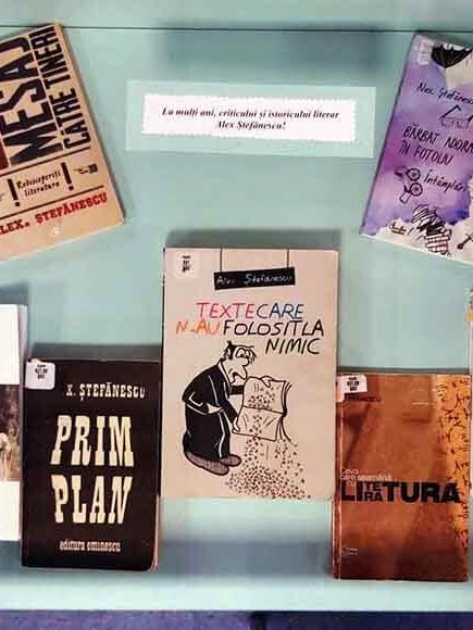 Vitrină de carte Criticul și istoricul literar Alex Ștefănescu – 75 de ani – BJPD 06-11-22