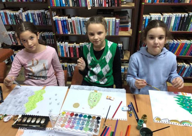 „Creativ Studio” la Filiala Traian Desenăm și colindăm