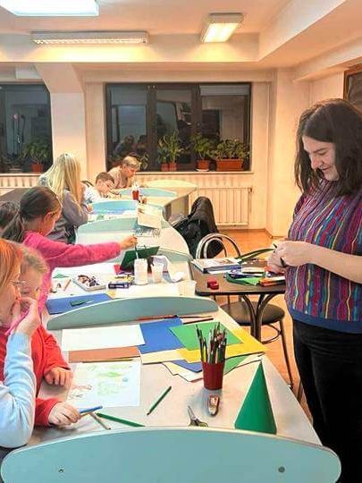 Cerc de arta plastica – pictura la BJPD – Coordonator masterand Alexia Lenghel