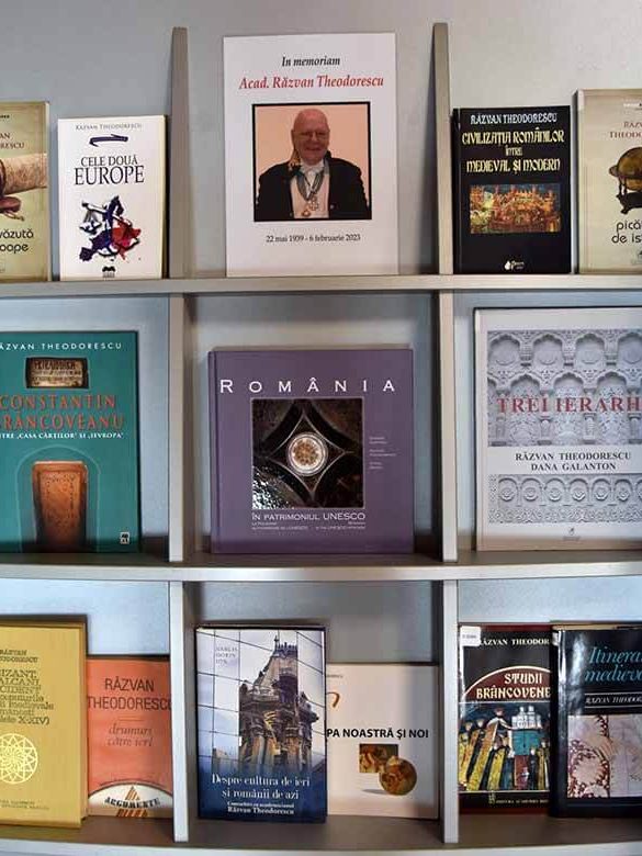 In memoriam acad Răzvan Theodorescu – vitrină de carte la BJPD-06-02-2023