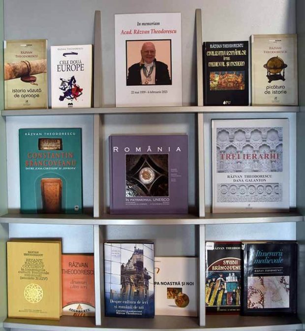 In memoriam acad Răzvan Theodorescu – vitrină de carte la BJPD-06-02-2023