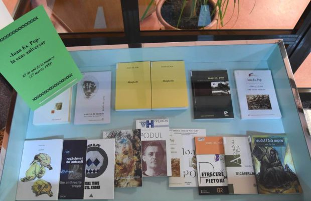 65 de ani de la naşterea poetului şi publicistului maramureşean Ioan Es. Pop – Vitrină de carte la BJPD-27-03-23 (1)