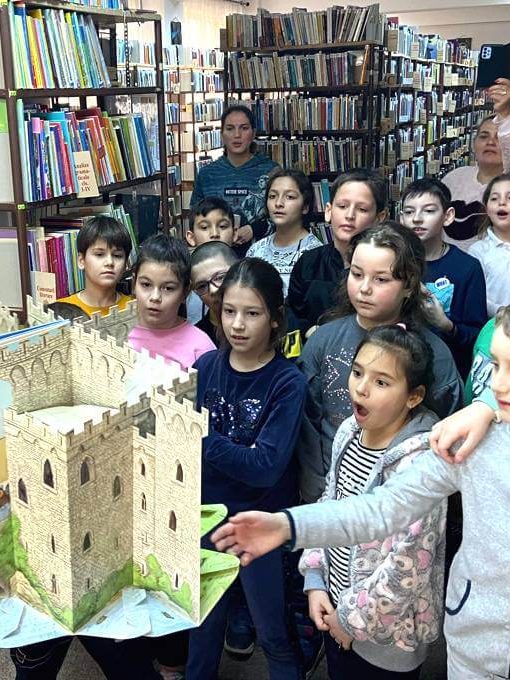 Chipul mamei în literatură – la Filiala Traian BJPD-07-03-23