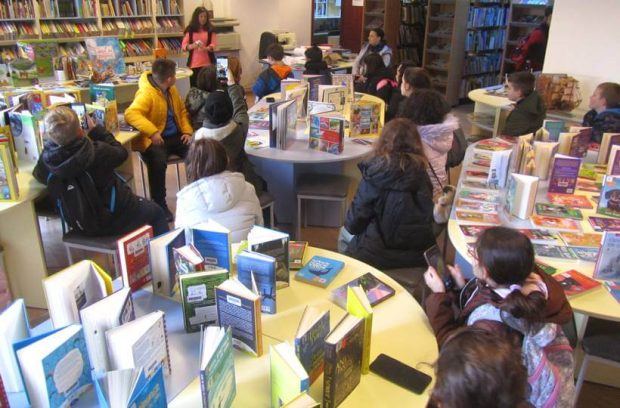 În lumea lecturii și a cărții, activități la biblioteca județeană „Petre Dulfu”, 28-03-23
