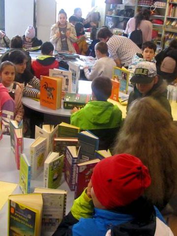 Incursiune în lumea bibliotecii şi a cărţilor – BJPD-05-04-23