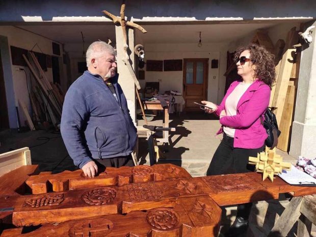 Sculptorul Nicolae Șerban şi Ioana Dunca, Rogoz, 18 martie 2023