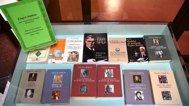 90 de ani de la nașterea criticului și istoricului literar Ioan Eugen Simion (1933) – vitrină de carte la BJPD 25-05-2023