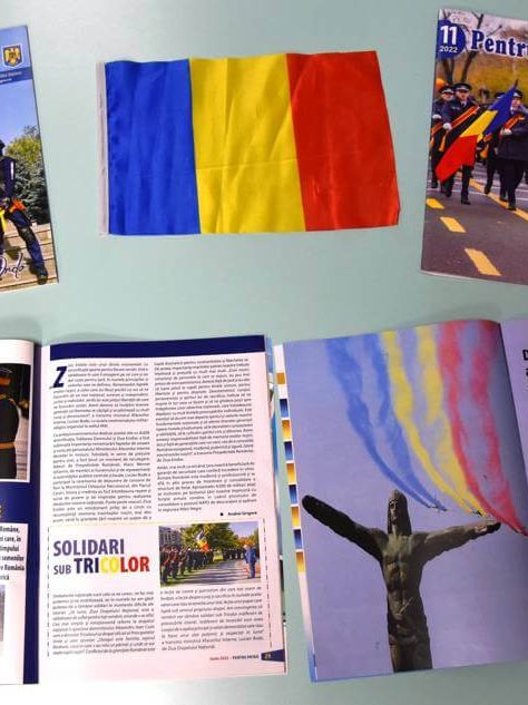 6 Iunie – Ziua Drapelului Naţional – Expoziţie de reviste BJPD 26-06-2023