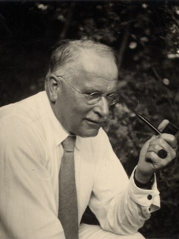 Carl_Gustav_(1875-1961)-Portrait-Wikipedia