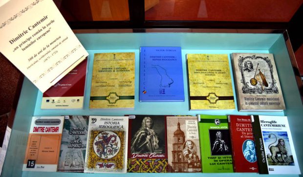 Dimitrie Cantemir – „un principe român în zorile luminilor europene” – Vitrină de carte la BJPD 21-08-23