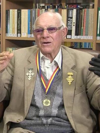 Oaspetele bibliotecii – Viorel Pop – dascăl, sculptor, scriitor, BJPD-18-08-23