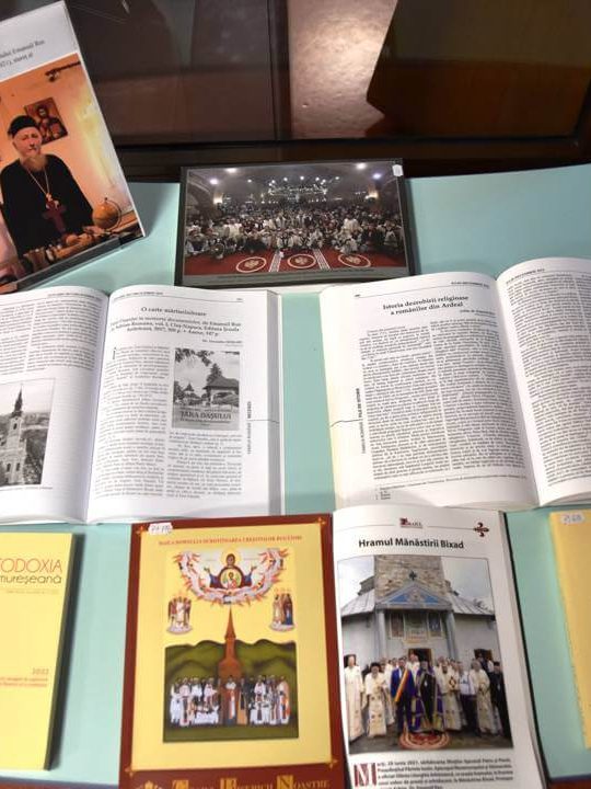 70 de ani de la nașterea arhimandritului ortodox maramureșean, Emanuil Rus – Expoziție de reviste BJPD 08-11-23