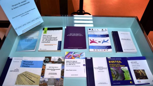 10 decembrie – Ziua Internațională a Drepturilor Omului – Vitrină de carte la BJPD 10-12-2023