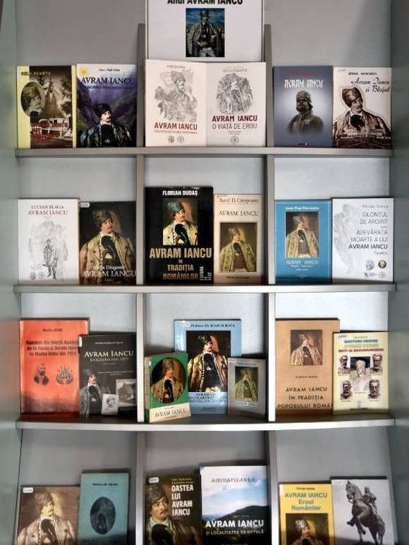 2024 – Anul AVRAM IANCU – Expoziție permanentă la Sala de lectură Carte curentă – BJPD