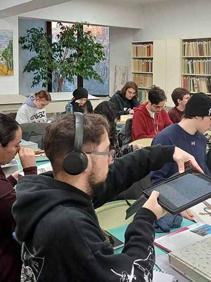 Sesiune de documentare la Compartimentul Colecții speciale