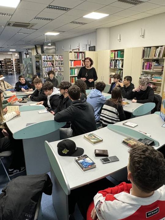 „Eminescu ne inspiră” – la Serviciul Împrumut carte pentru adulți – BJPD 16-01-2024