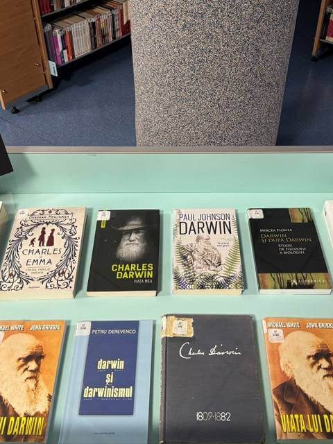 Charles Darwin şi teoria evoluţiei – 215 ani de la naștere – Vitrină de carte la BJPD 12-02-2024