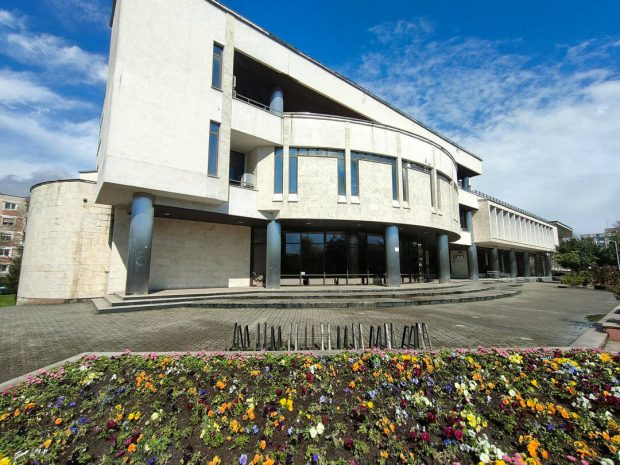 Biblioteca Judeţeană „Petre Dulfu” Baia Mare – 28-03-2024 © Adrian Man – 1080p