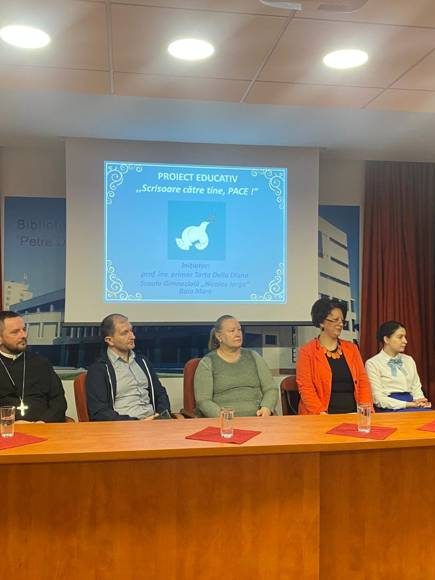 Vernisajul ediției a III-a a Proiectului Regional „Scrisoare către tine, PACE” – BJPD 10-04-2024