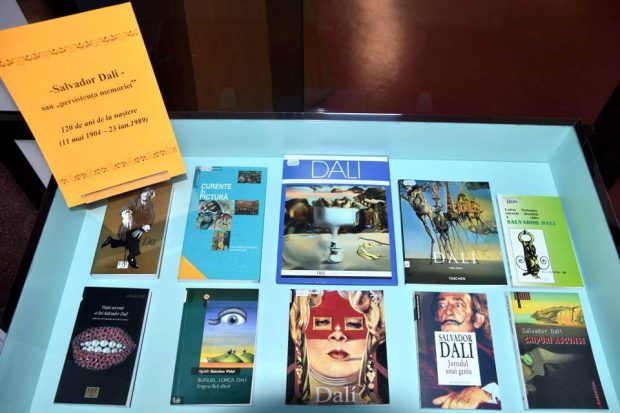 Salvador Dali sau „persistența memoriei” – 120 de ani – Vitrină de carte la BJPD 11-05-2024