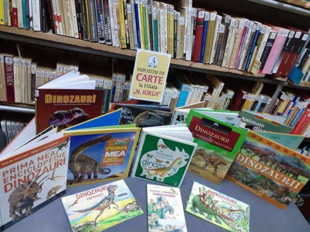 „Pe urmele dinozaurilor” – expoziţie de carte la Filiala Iorga