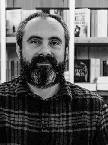 Atelier de nuvelă cu autorul maramureșean Cosmin Perța – Sursa Facebook