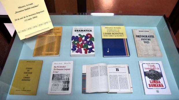 Vitrină de carte – 20 de ani de la moartea lingvistei Mioara Avram (4 februarie 1932 – 12 iulie 2004) – – BJPD 12-07-2024