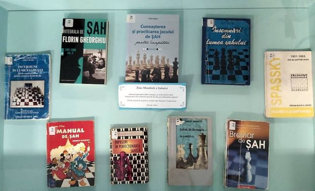 Ziua Mondială a Șahului – Vitrină de carte – 20 Iulie 2024