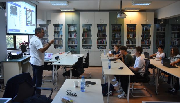 atelier-ai-scoala-merito-american-corner-2024