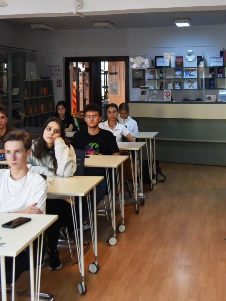 american-corner-carmen-neacsu-copyright