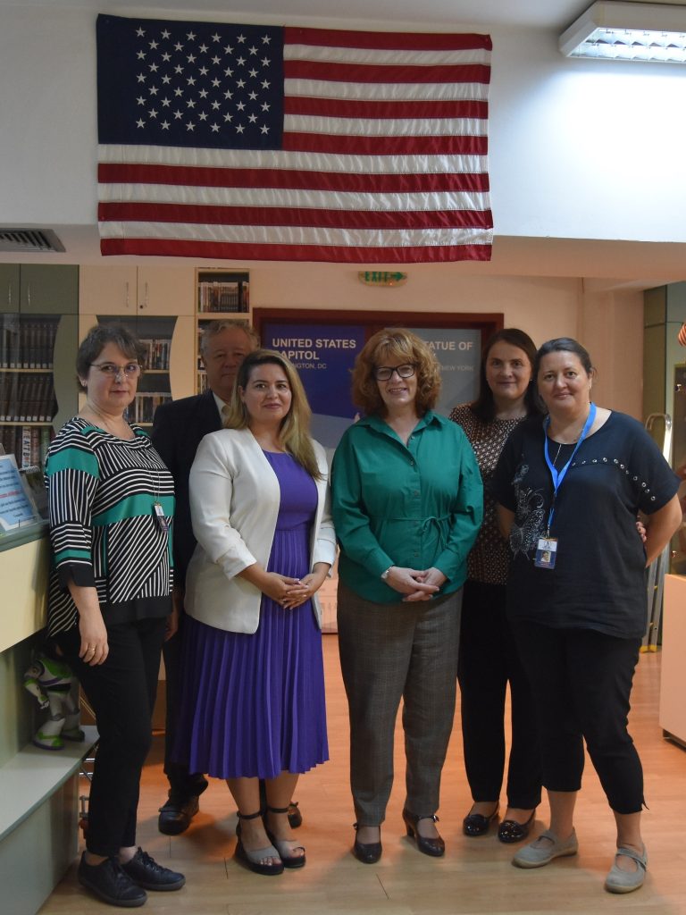 violeta-talandis-american-corner-baia-mare