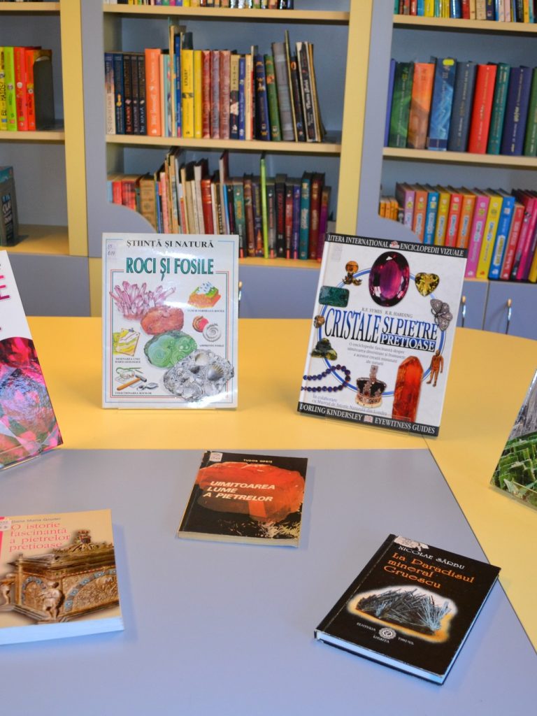 deschiderea-cercului-prietenii-pietrelor-pretioase-toamna-2024