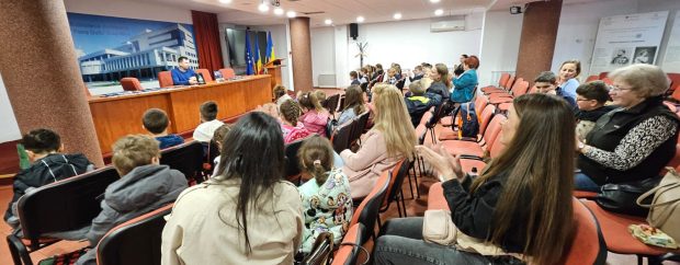 intalnire-cu-un-scriitor-scoala-halmeu