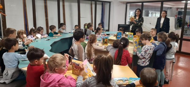 lumea-fermecata-din-cartile-jucarie