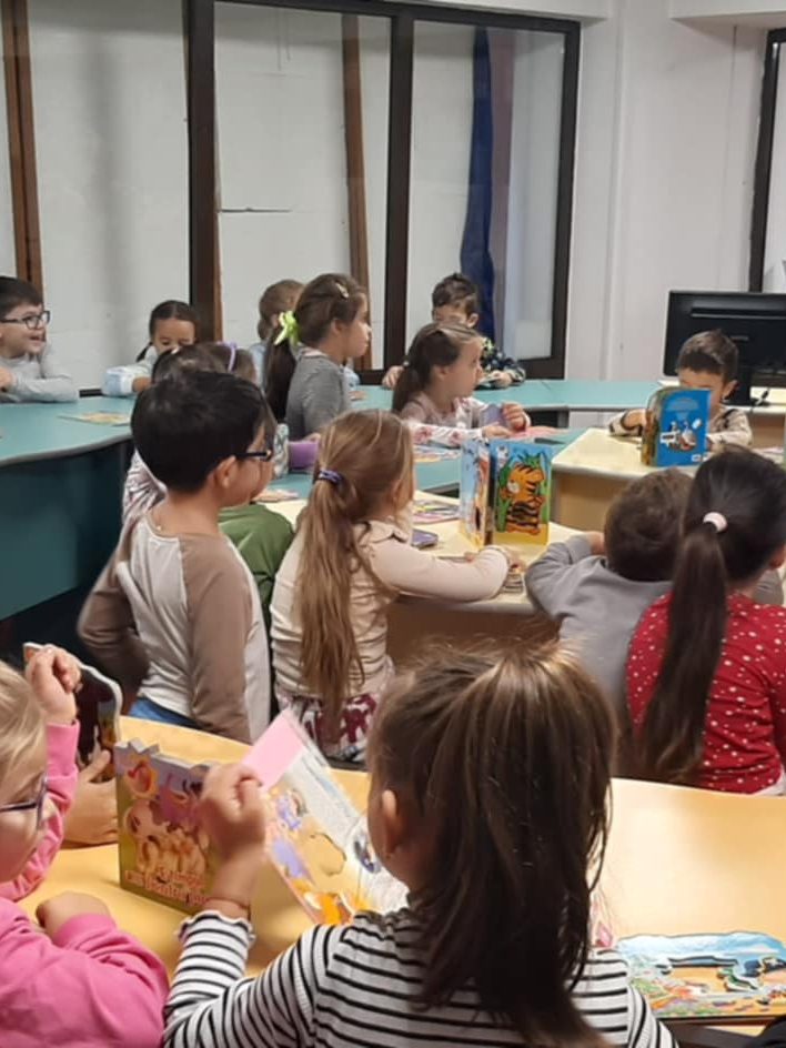 lumea-fermecata-din-cartile-jucarie