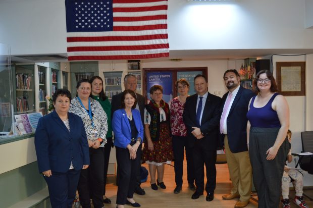 vizita-ambasador-sua-ucraina-biblioteca-petre=dulfu