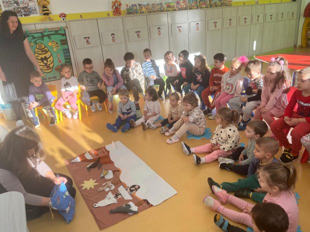 covorul-povestitor-legenda-sticletelui-gradinita-noiembrie-2024